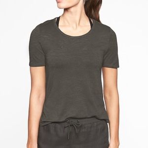 VEUC Athleta breezy tee